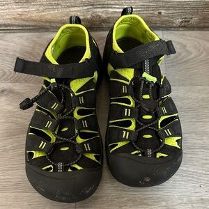 Keen Kids Black and Yellow Sandals